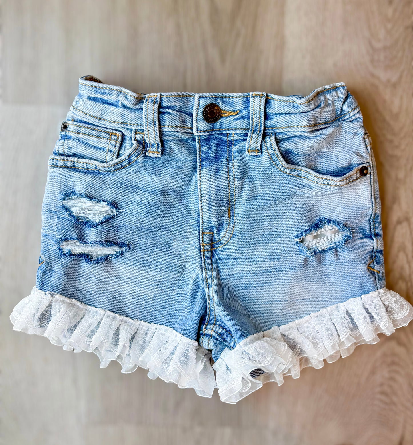 7Y lace trim shorties